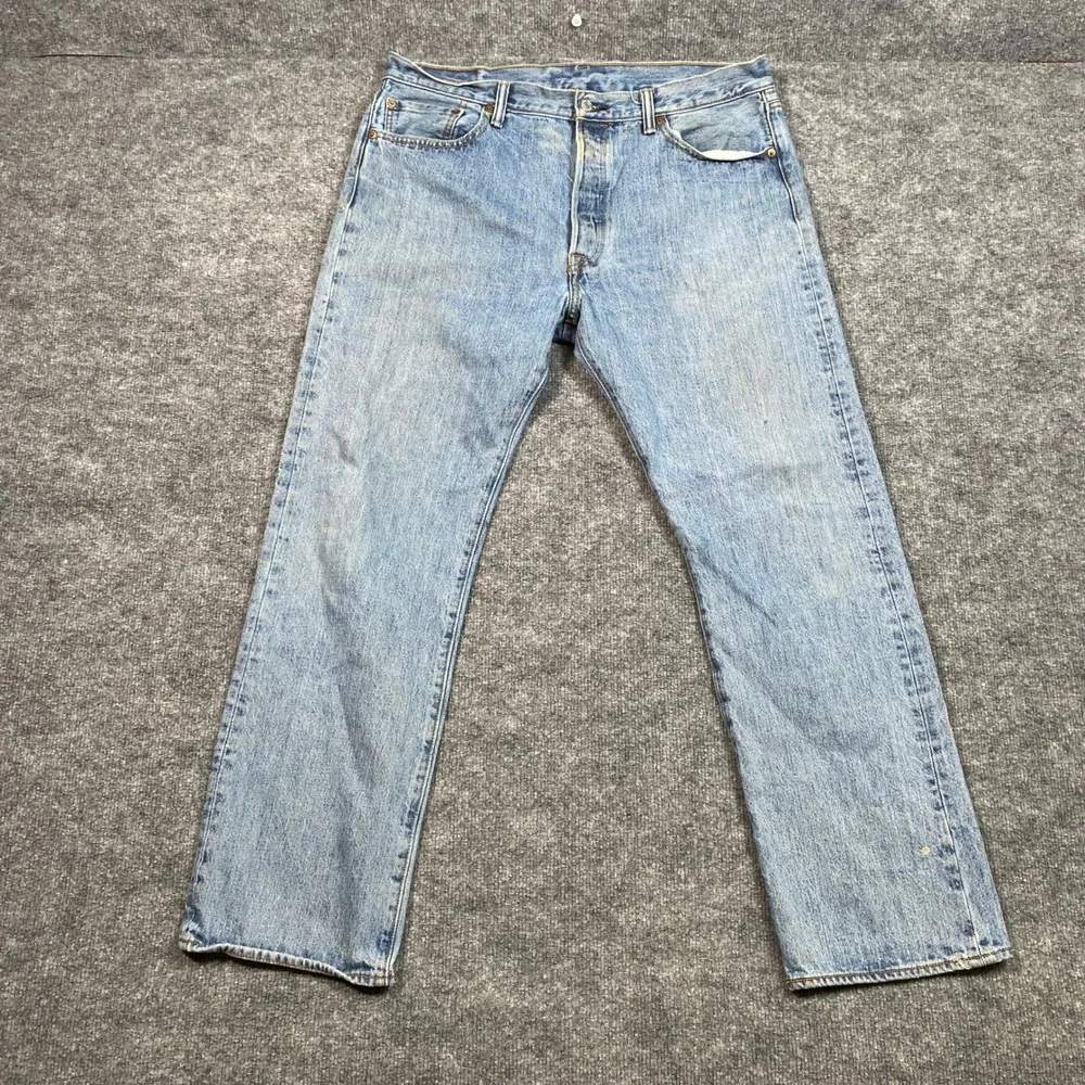 Levis 501 Mens Light Wash Straight Leg Button Fly Denim Jeans 36x30 Blue